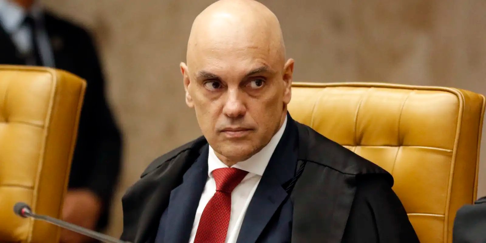 Moraes nega pedido da defesa de Bolsonaro para receber visita de sogro
