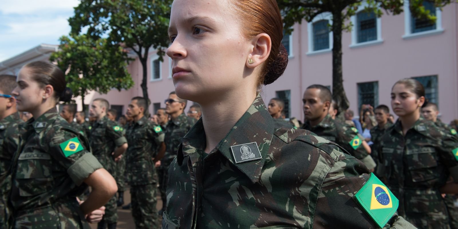 Exército inicia no Rio incorporação da 1ª turma de mulheres recrutas