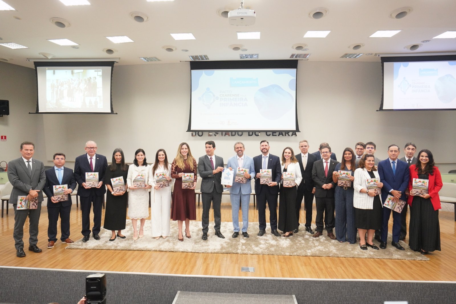Alece fortalece políticas para a primeira infância e recebe reconhecimento do TCE Ceará