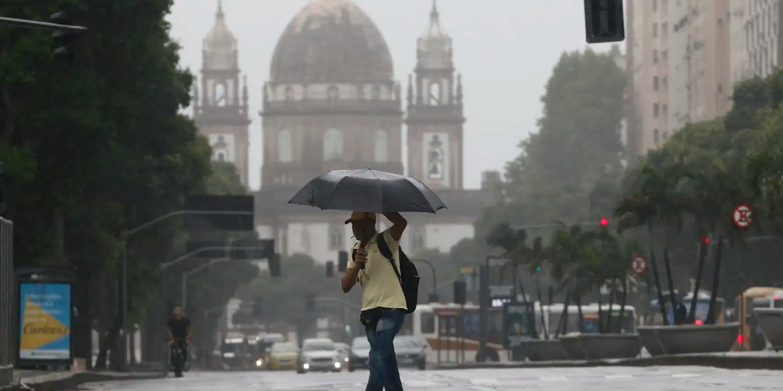 Chuvas intensas no Rio de Janeiro levam ao acionamento da Marinha