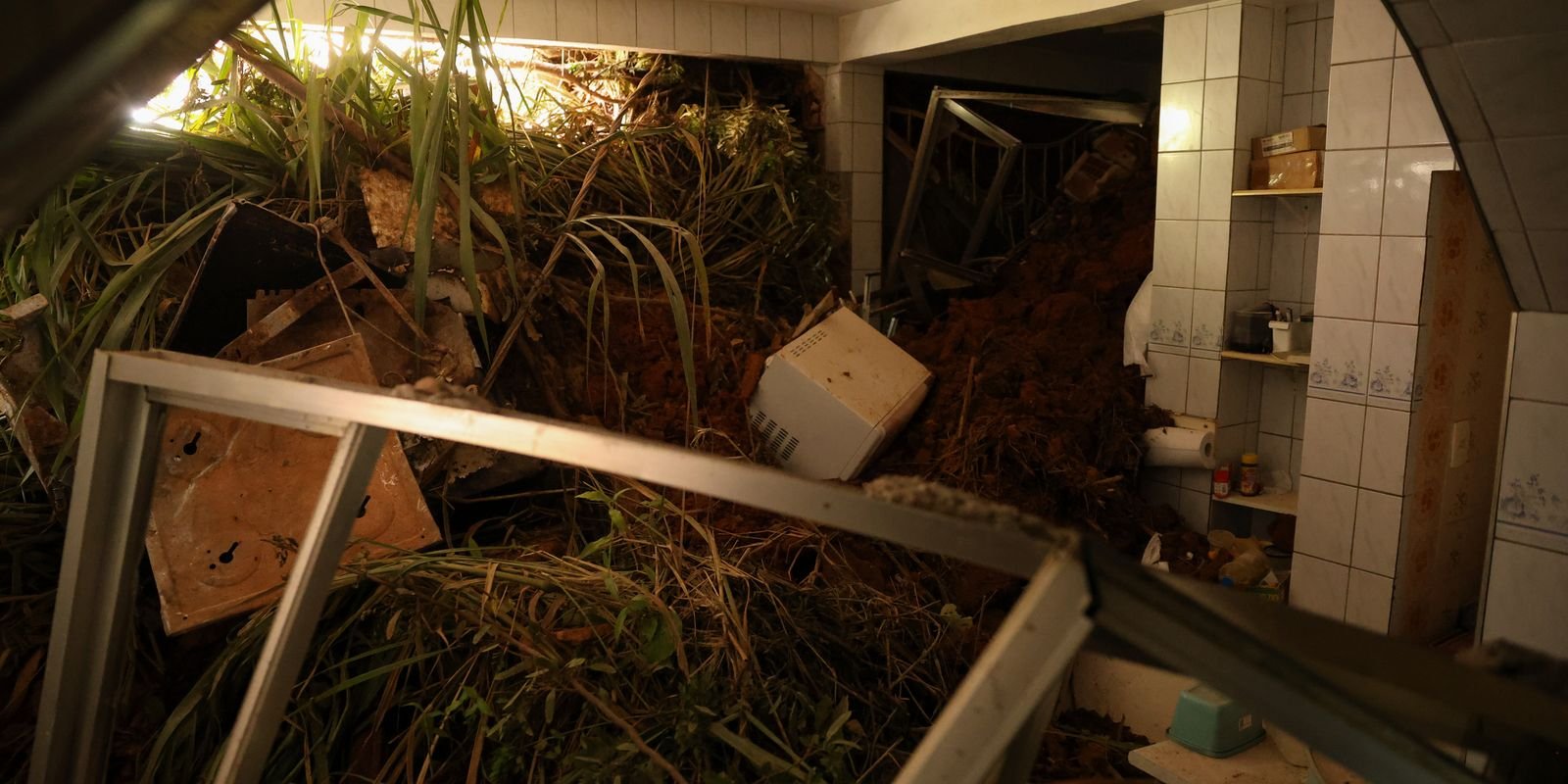 Chuvas fortes deixam 64 mortos em Juiz de Fora e Ubá