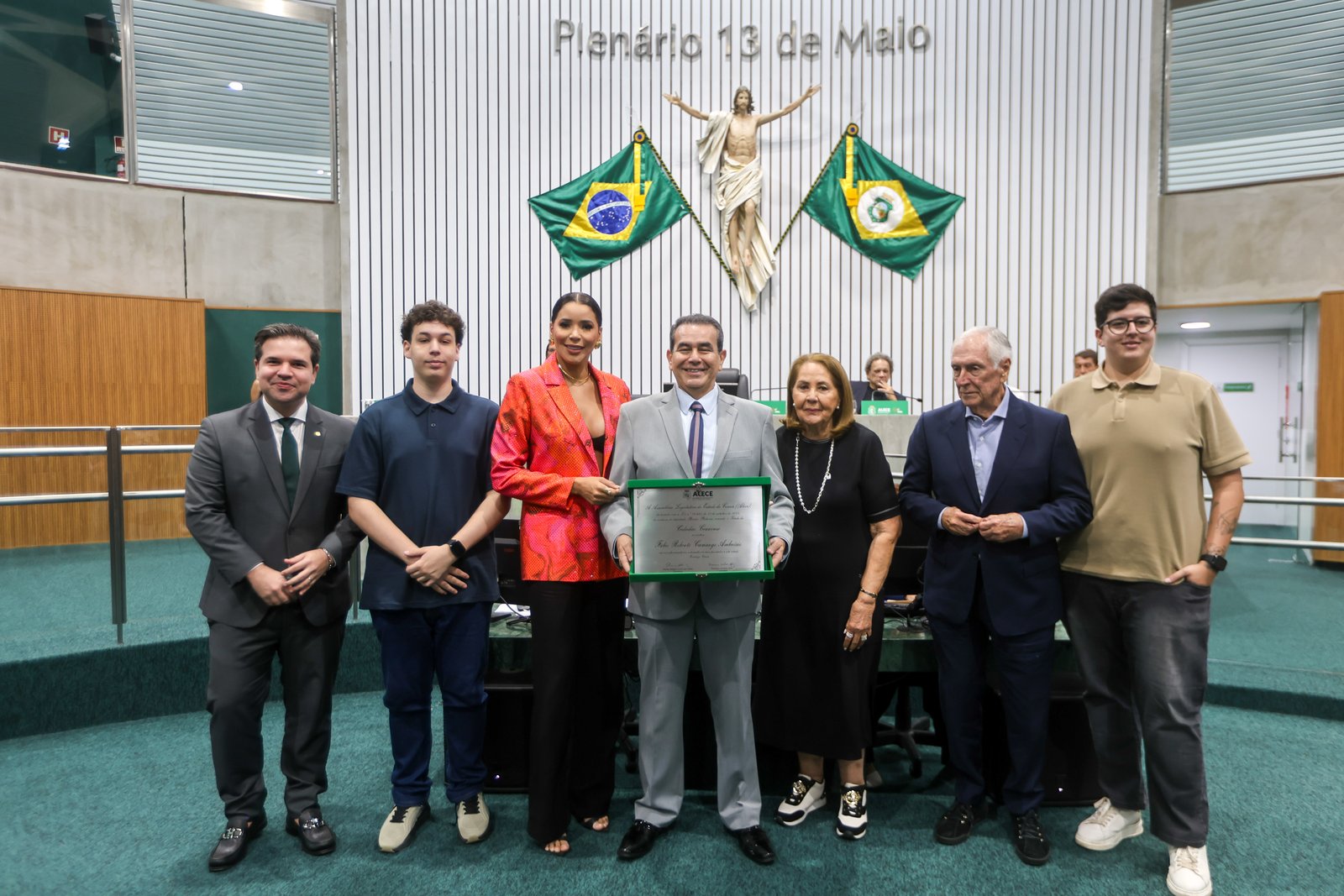 Fábio Ambrósio é agraciado com Título de Cidadão Cearense na Alece