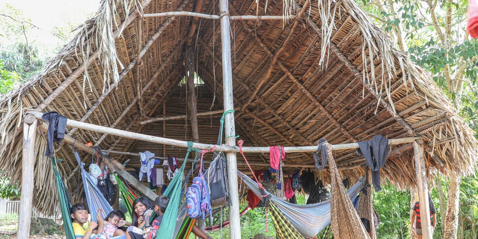 PovoParakanã, do Pará,reocupaterritório após retirada de invasores