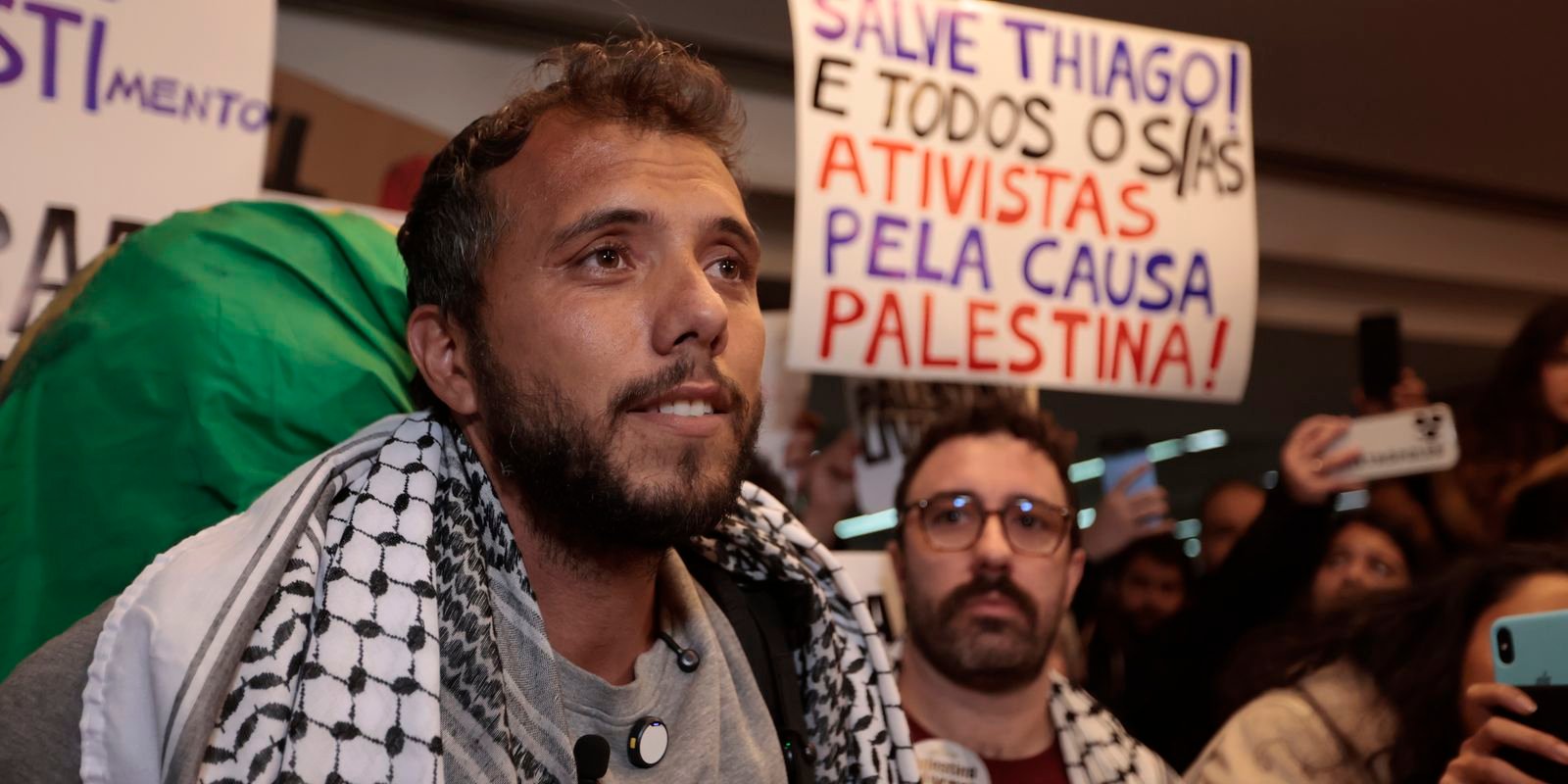 Ativista brasileiro é deportado da Argentina por ordem de Milei