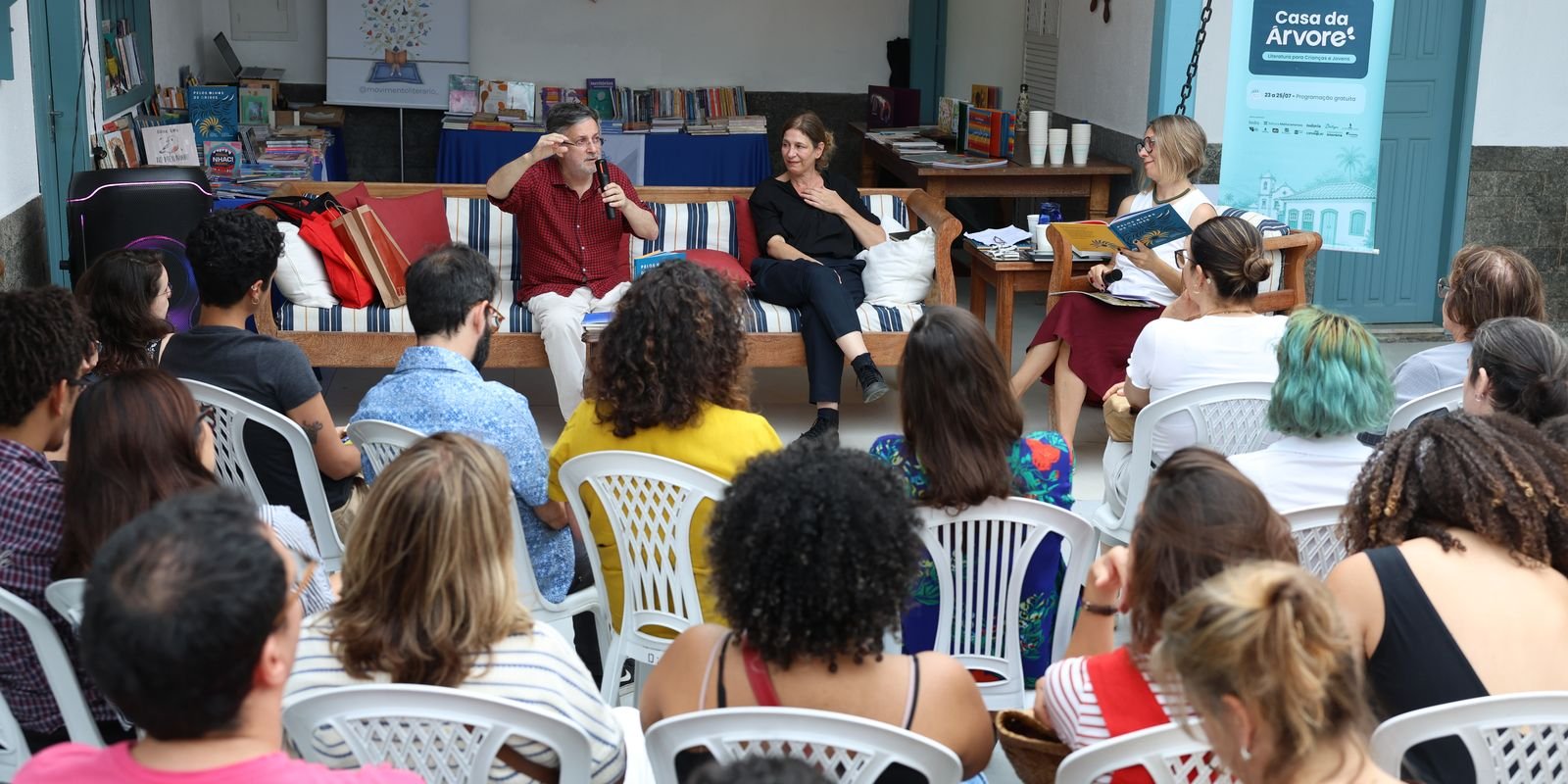 Poesia na infância alimenta sensibilidade, diz escritor