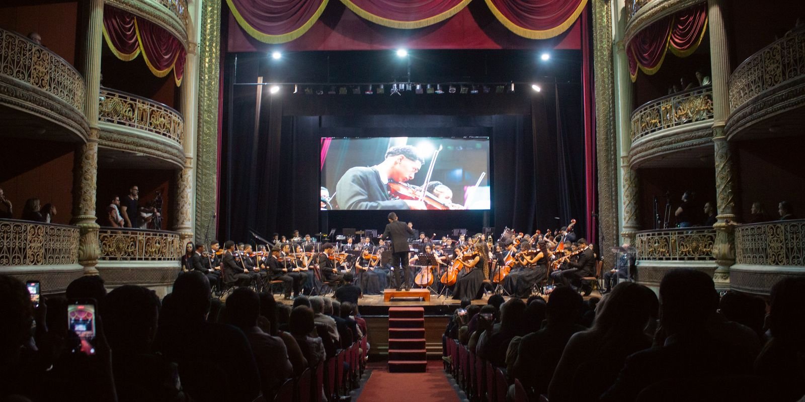 Da periferia para o mundo: concerto marca 20 anos de projeto no Recife