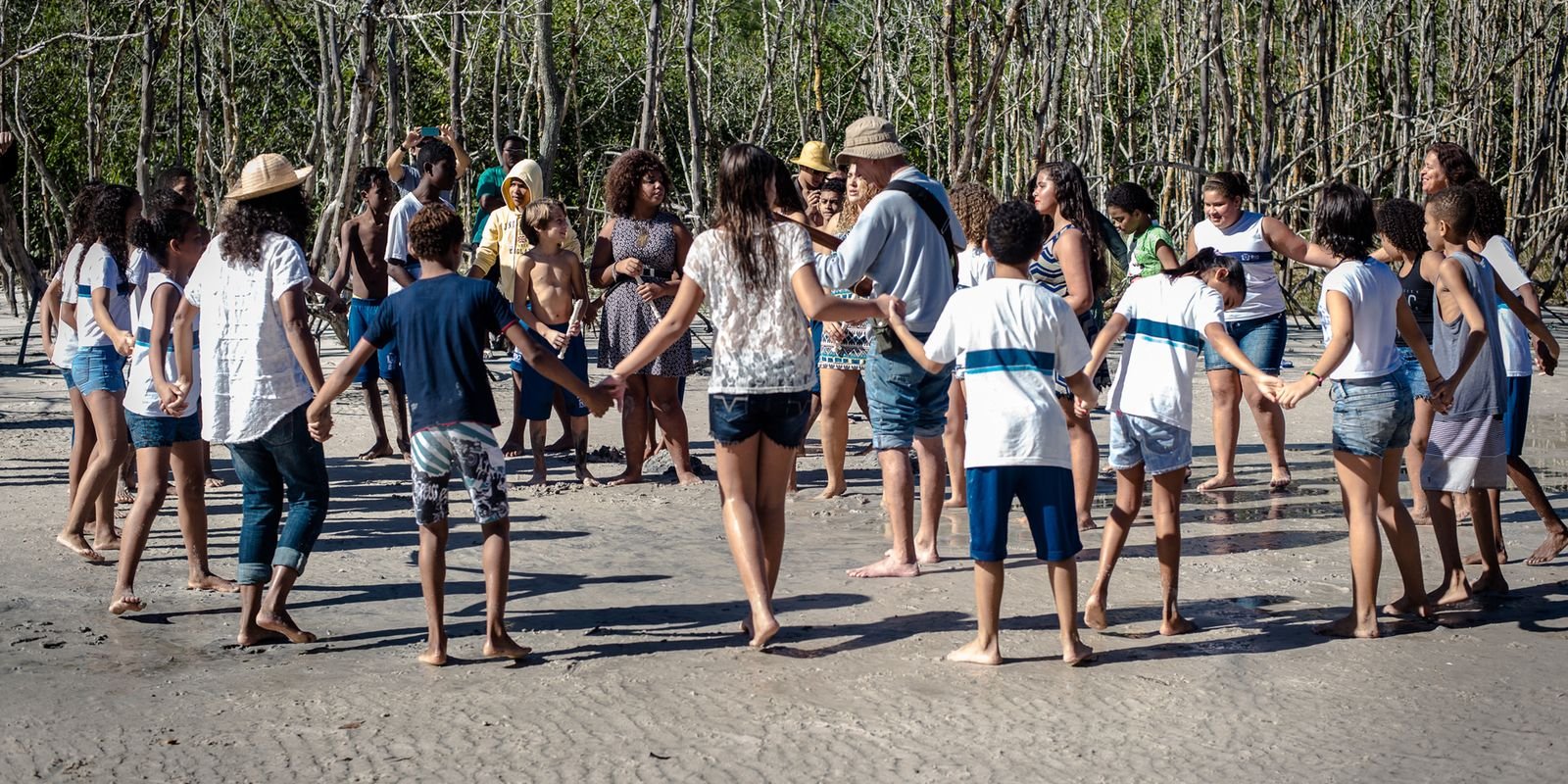Projeto de música e valorização do mangue conscientiza alunos no Rio