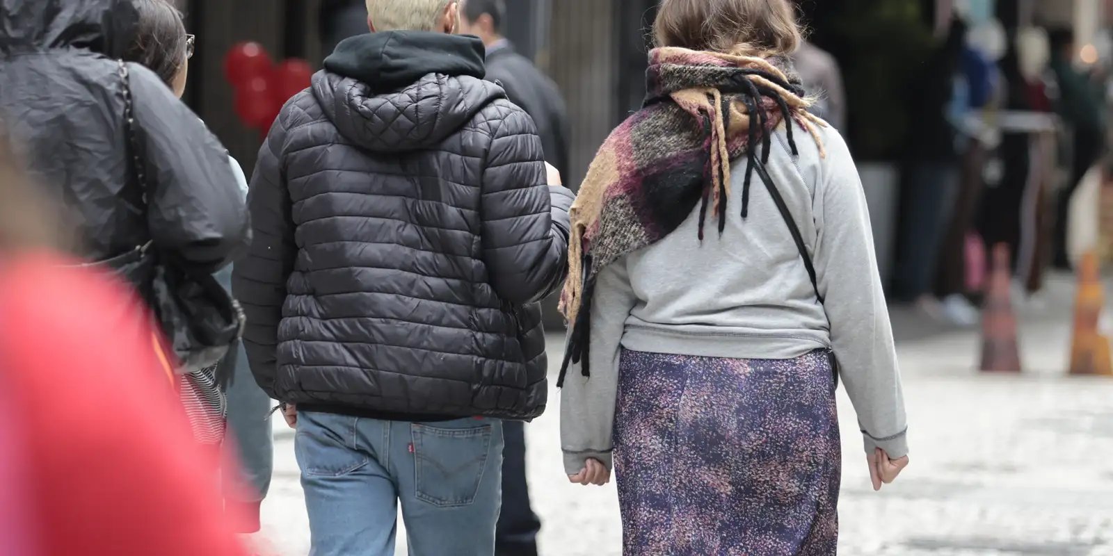 Frente fria associada a ciclone baixa temperatura no Sul do país