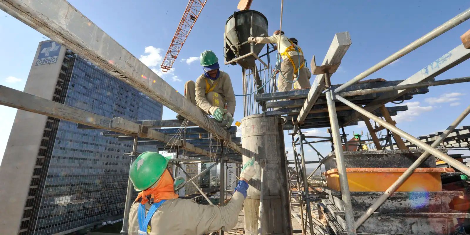 Brasil cria 165,8 mil postos de trabalho em agosto, aponta Caged