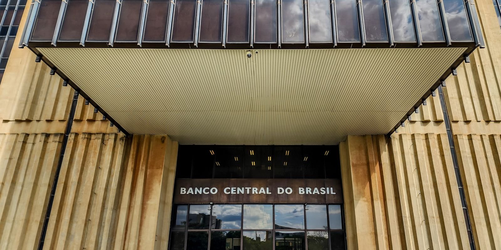 BC reduz juros básicos para 13,75% ao ano